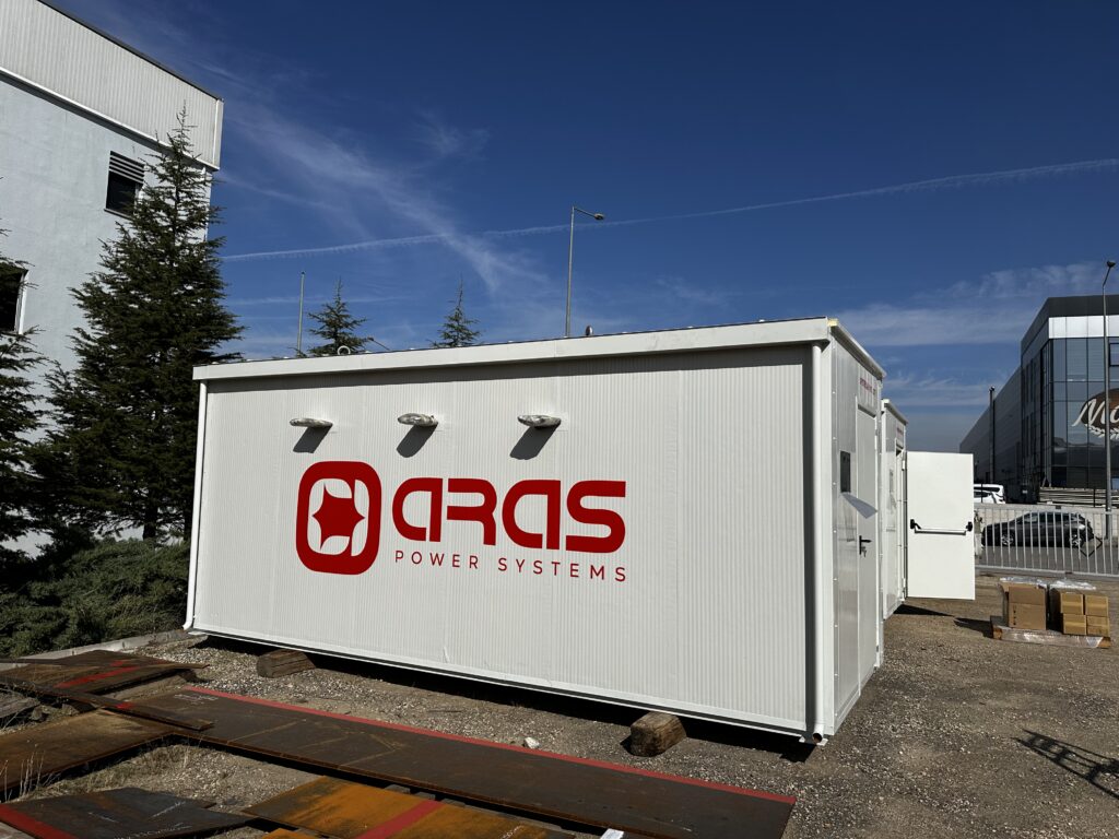Cooling container